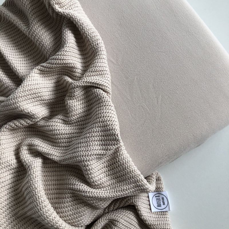 Wiegdeken knitted - zand